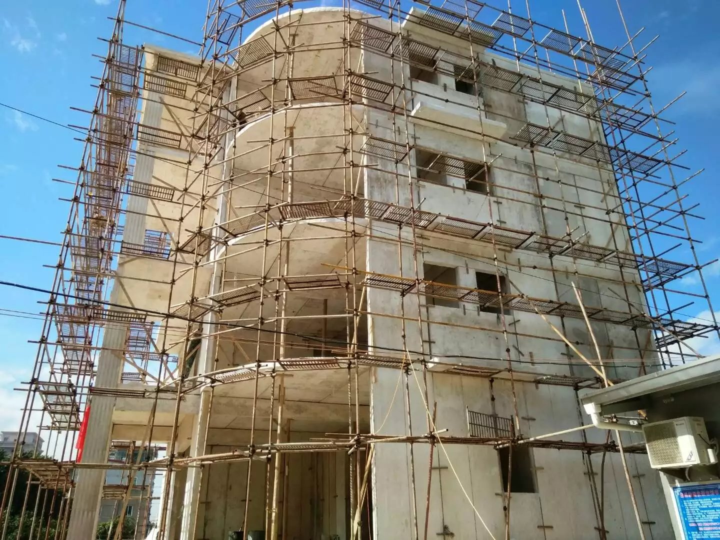 樊城星河绿色环保装配式建材在福建修建的五层别墅建筑